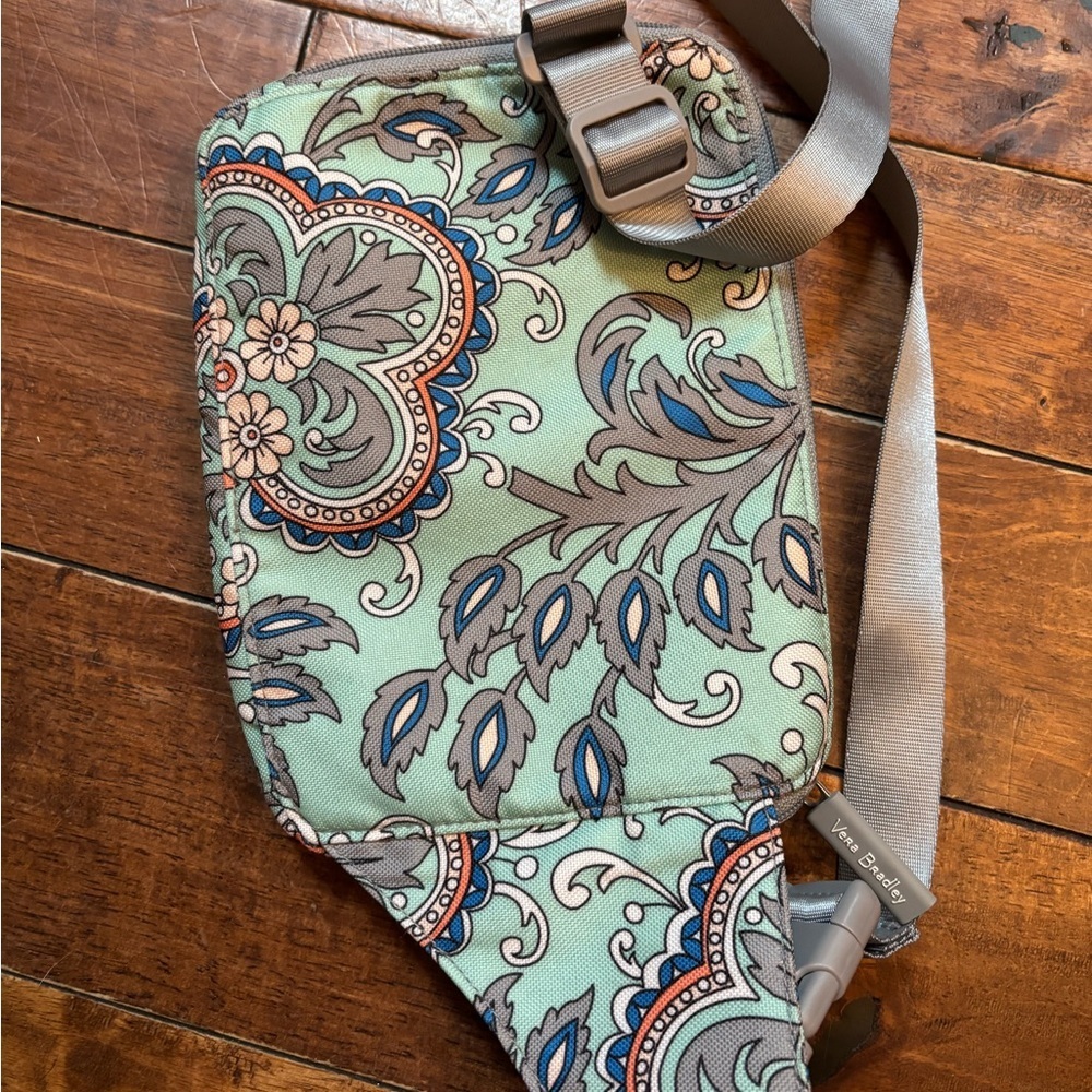 Vera Bradley Floral Paisley Crossbody belt Bag - Picture 3 of 5
